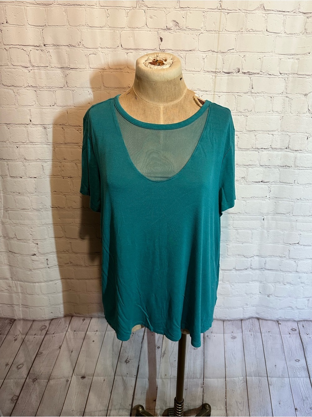 Mossimo Supply Co. Teal Scoop Mesh Neck short Sleeve Top size XL‎